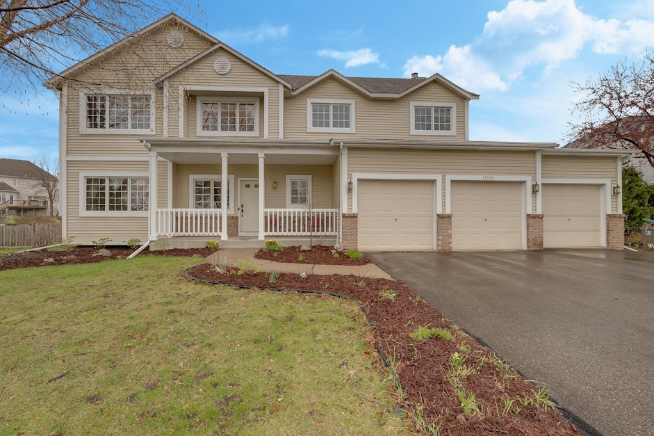 17692 Ascot Court, Eden Prairie, MN 55347, Presented by Laura Raney